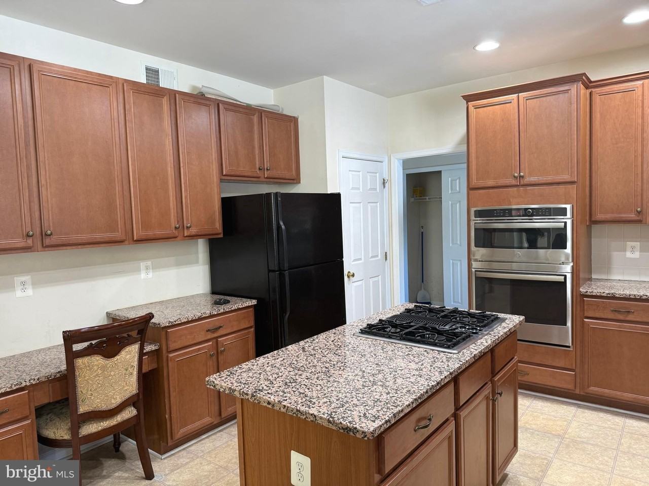 2635 Stoneridge Rd - Photo 7 of 21