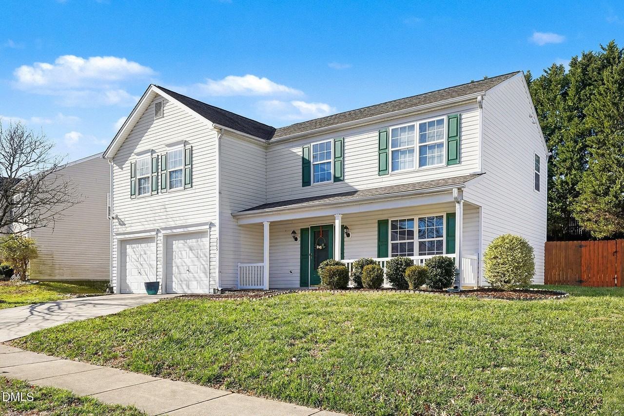 5005 Marathon Ln - Photo 3 of 32