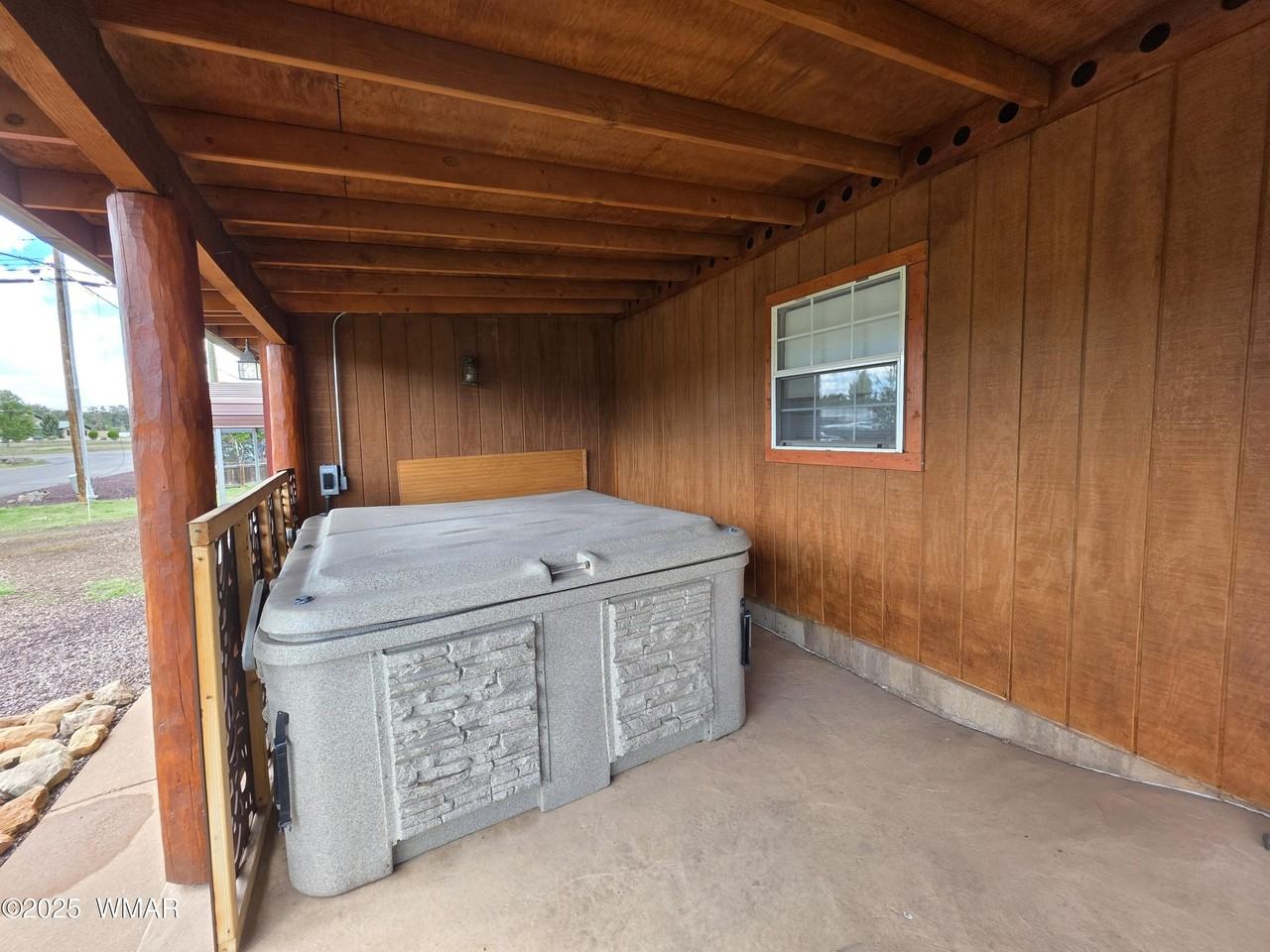 1743 E Nadean Ln - Photo 6 of 28