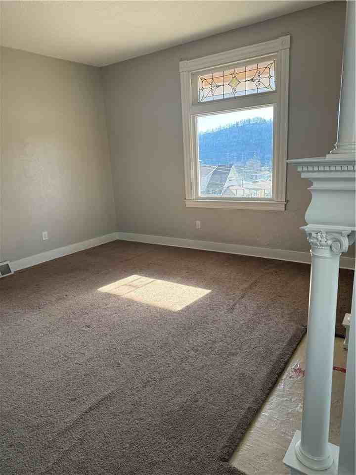 1615 Beech St - Photo 3 of 14