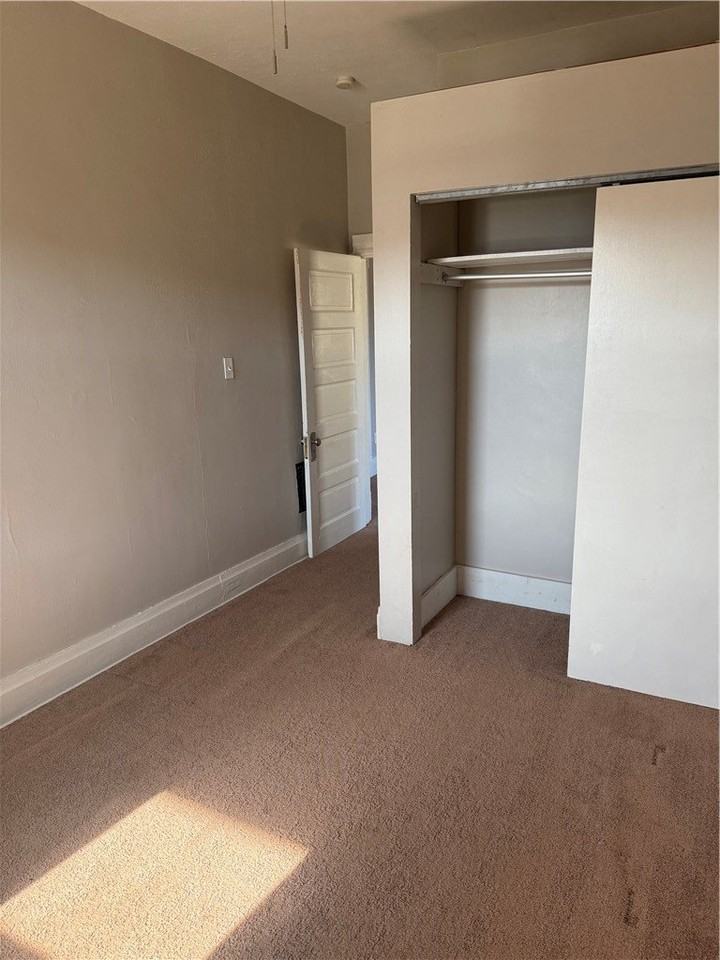 1615 Beech St - Photo 7 of 14