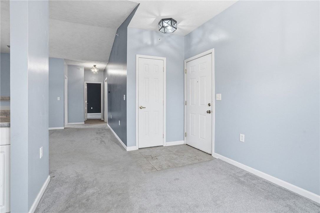 217 Stockton Rdg - Photo 3 of 40