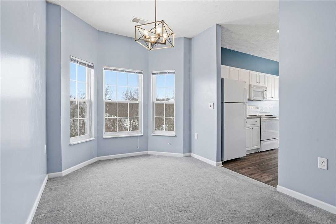 217 Stockton Rdg - Photo 4 of 40