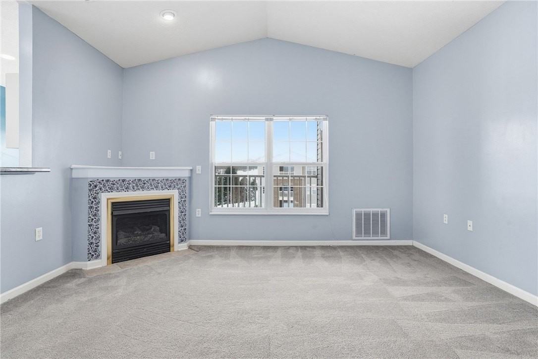 217 Stockton Rdg - Photo 7 of 40