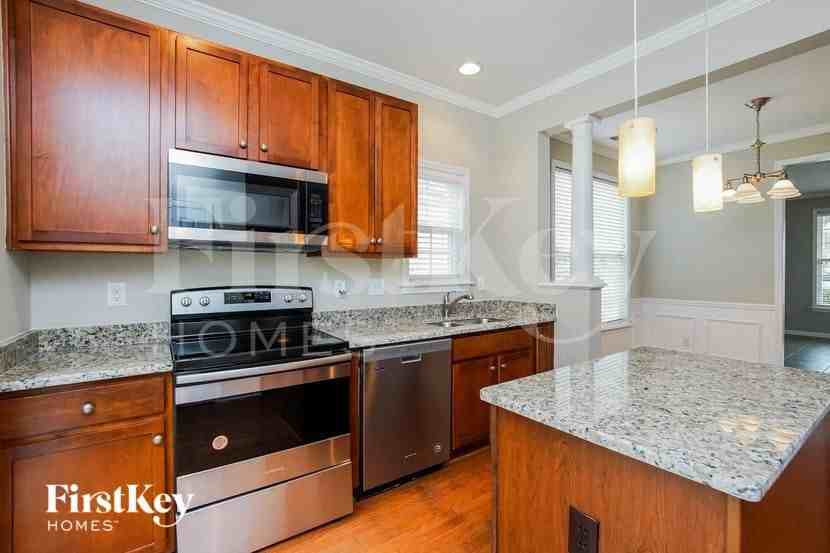 201 Marino Pl - Photo 7 of 15