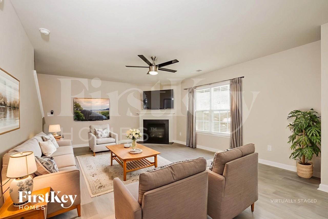 2043 Longshadow St - Photo 3 of 19