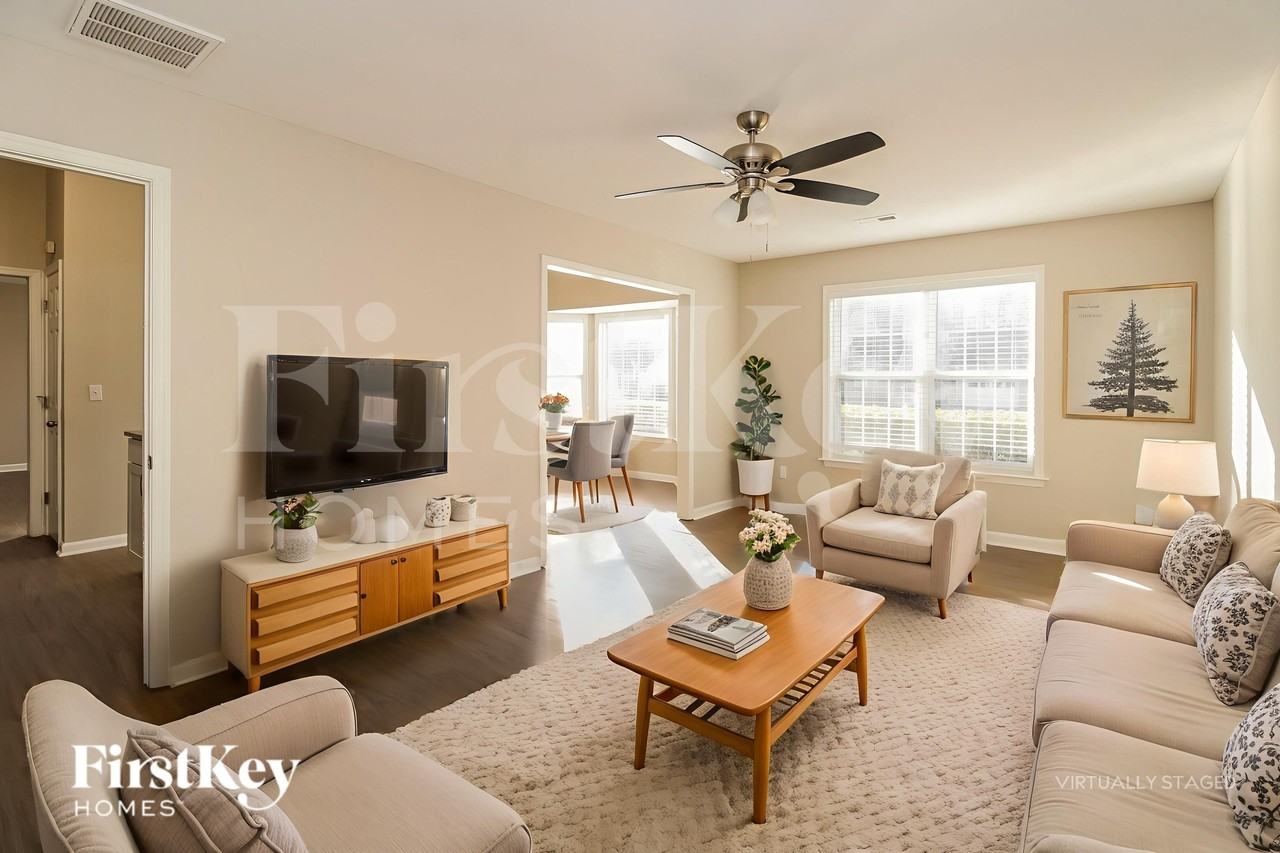 4705 Meadowcroft Rd - Photo 4 of 18