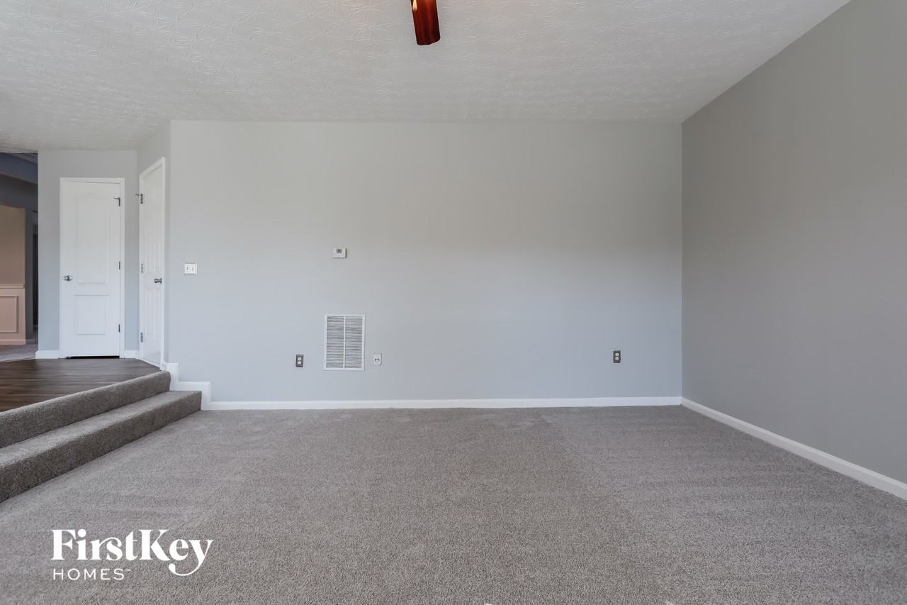 180 Pendergrass Farms Cir - Photo 3 of 15