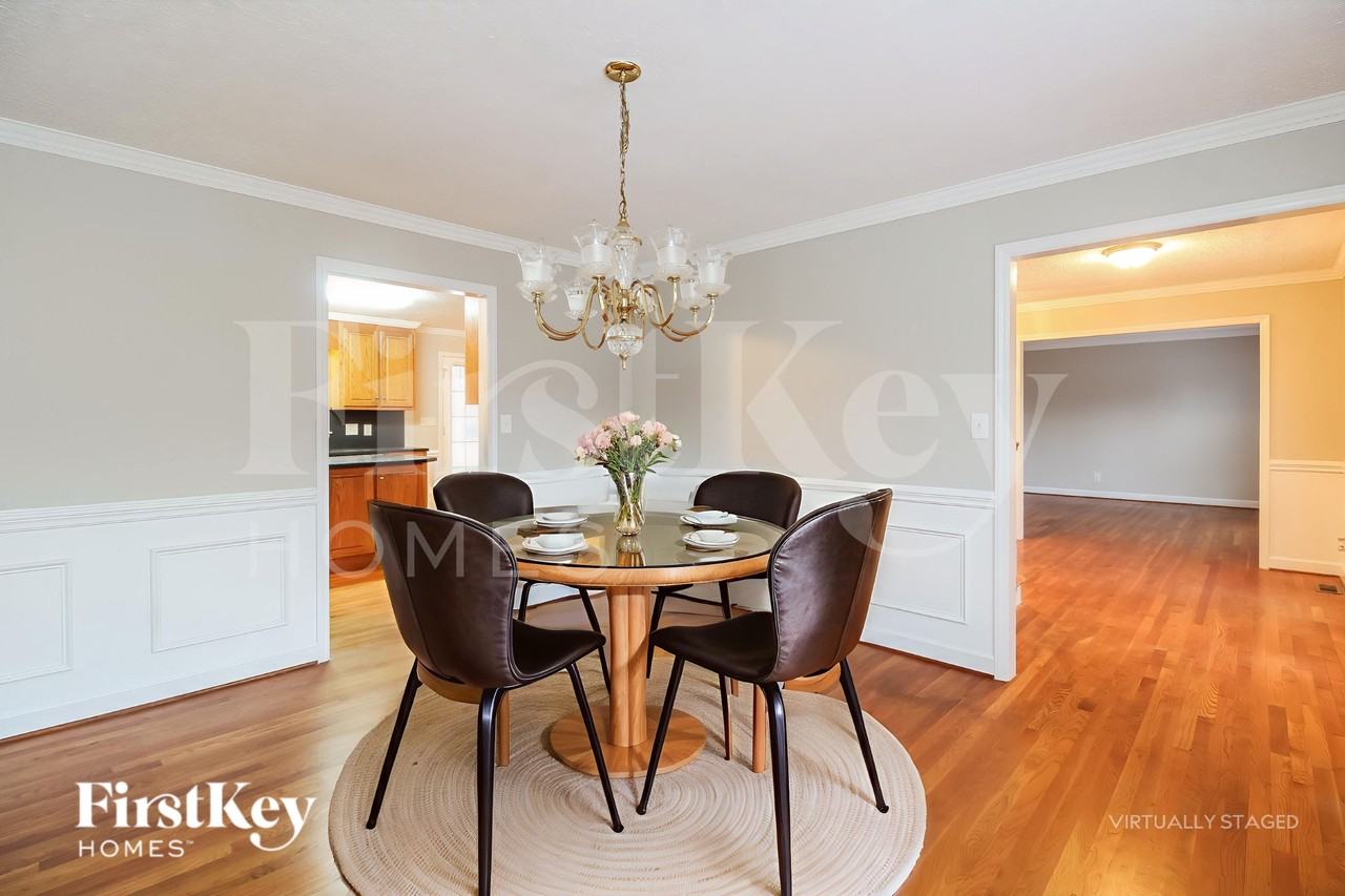 4004 Deerfield St - Photo 6 of 18