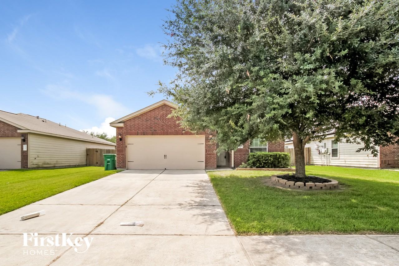 5623 That Way - Photo 2 of 15