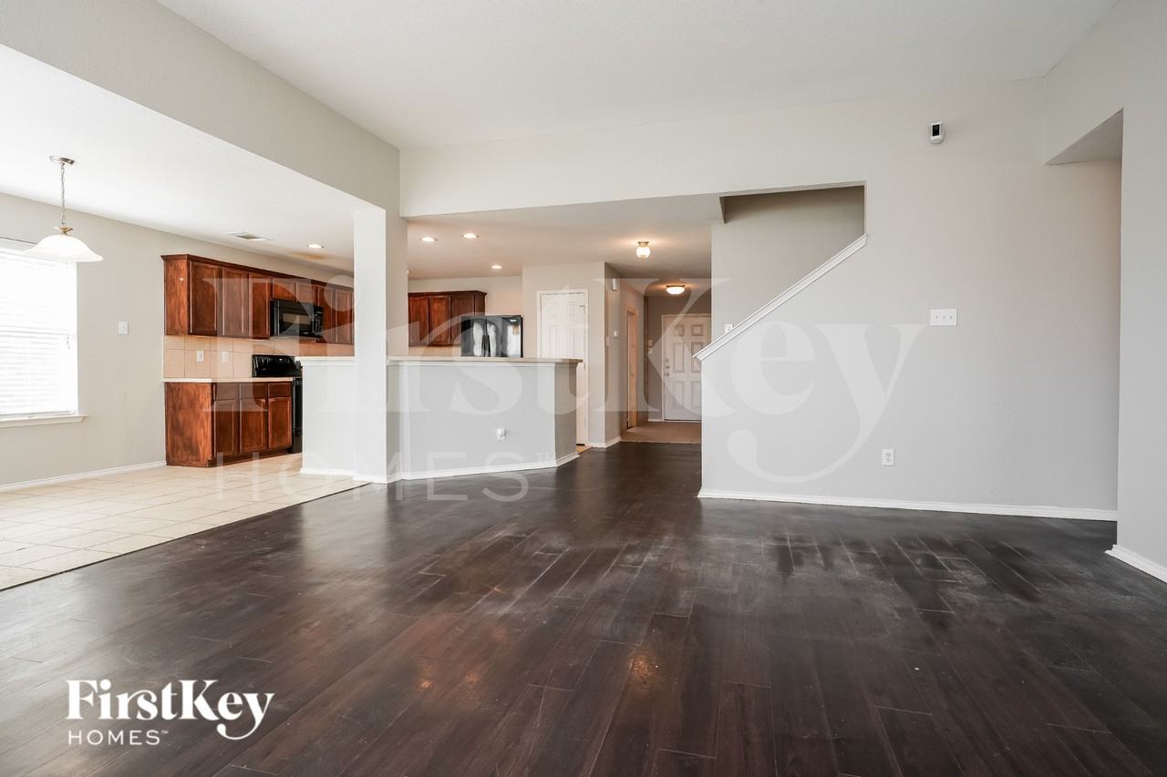 12617 Summerwood Dr - Photo 3 of 19