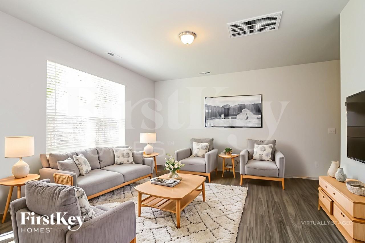 6410 Beaver Pond Ct - Photo 4 of 18