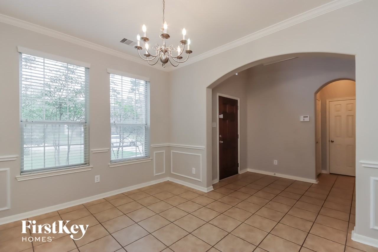 16426 Rudder Dr - Photo 5 of 15