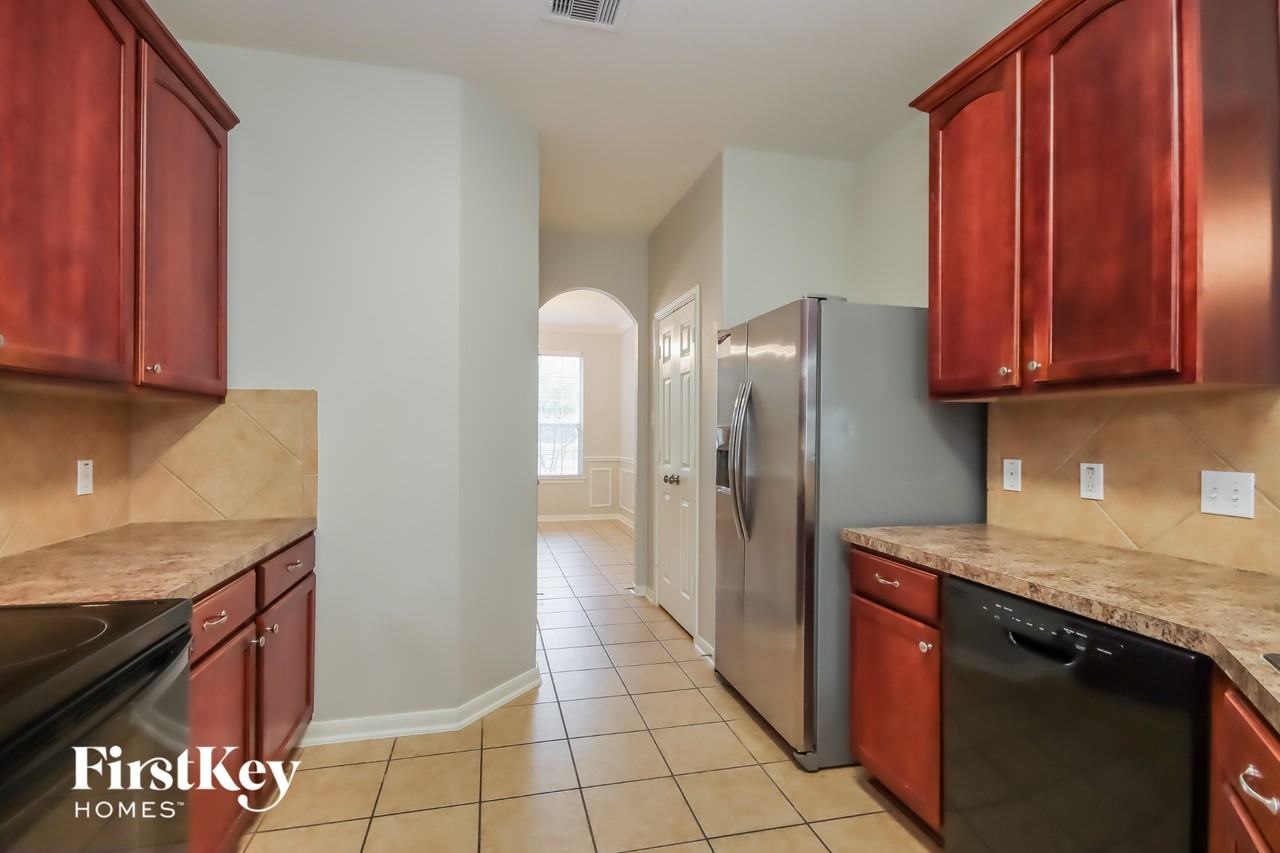 16426 Rudder Dr - Photo 6 of 15