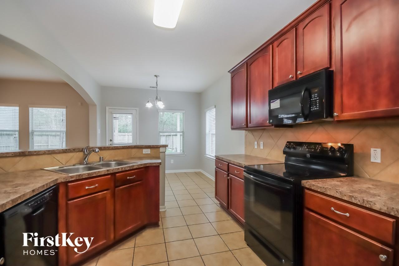 16426 Rudder Dr - Photo 7 of 15