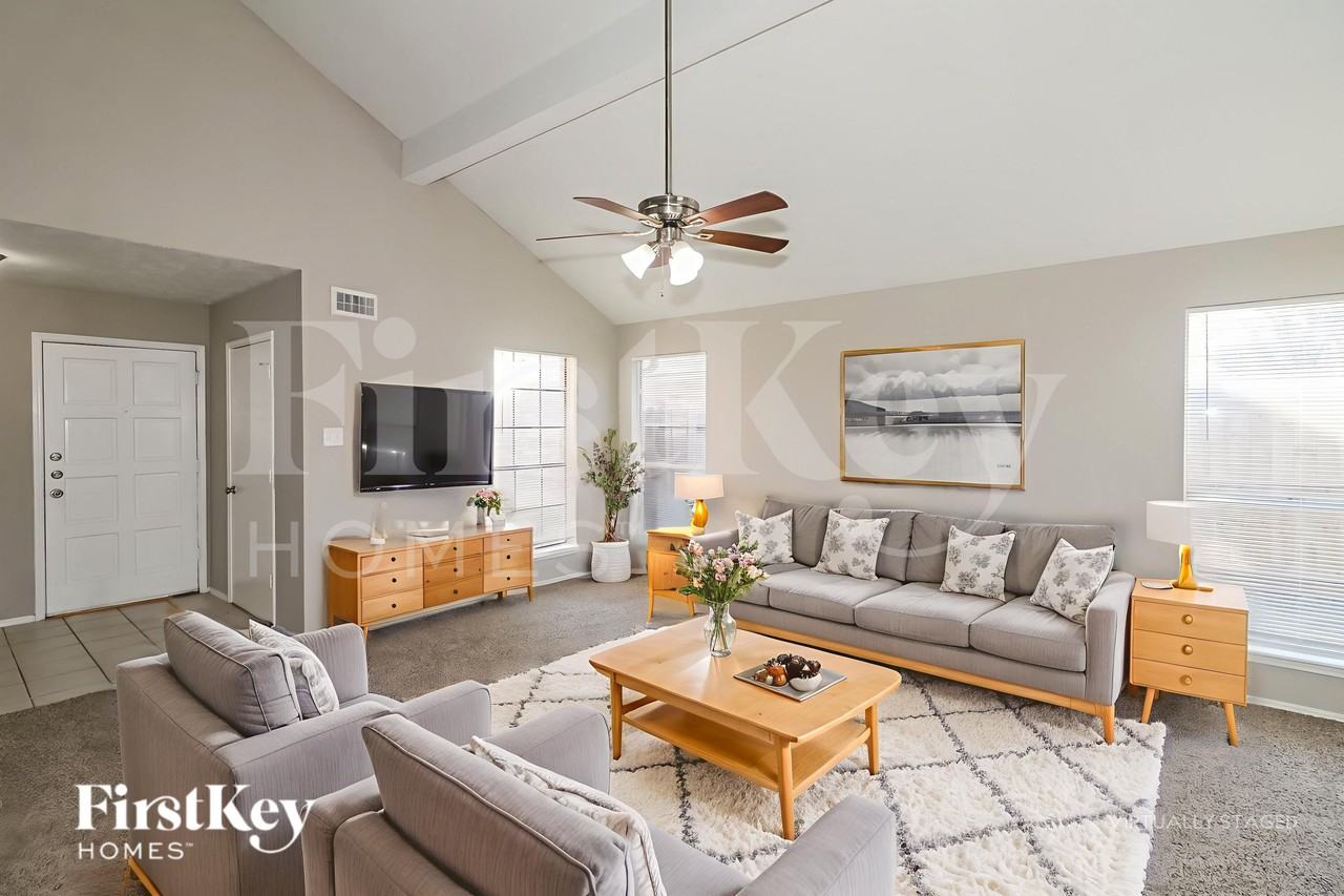 9310 Westacre Pl - Photo 5 of 19