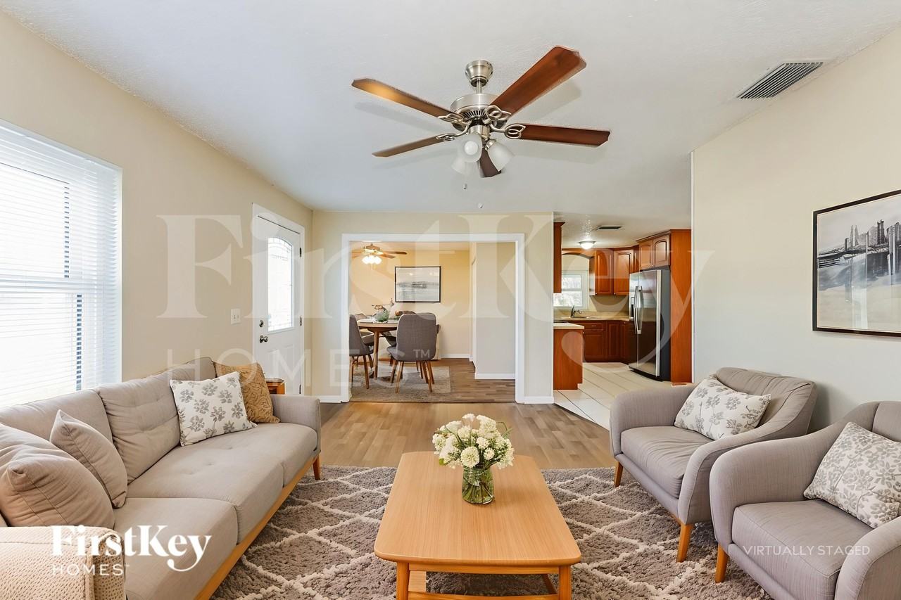 4301 Tarpon Dr Se - Photo 4 of 19