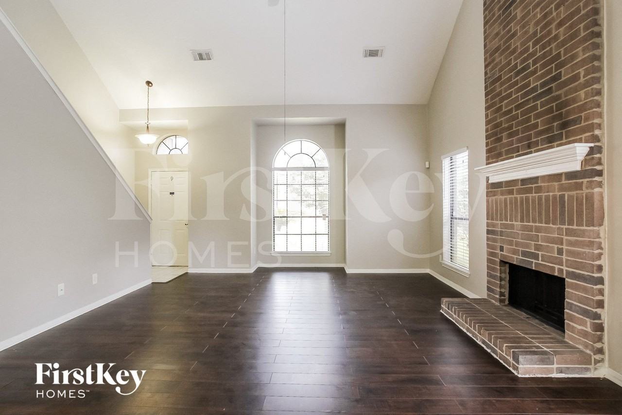 2922 Eagle Nest Ln - Photo 4 of 15