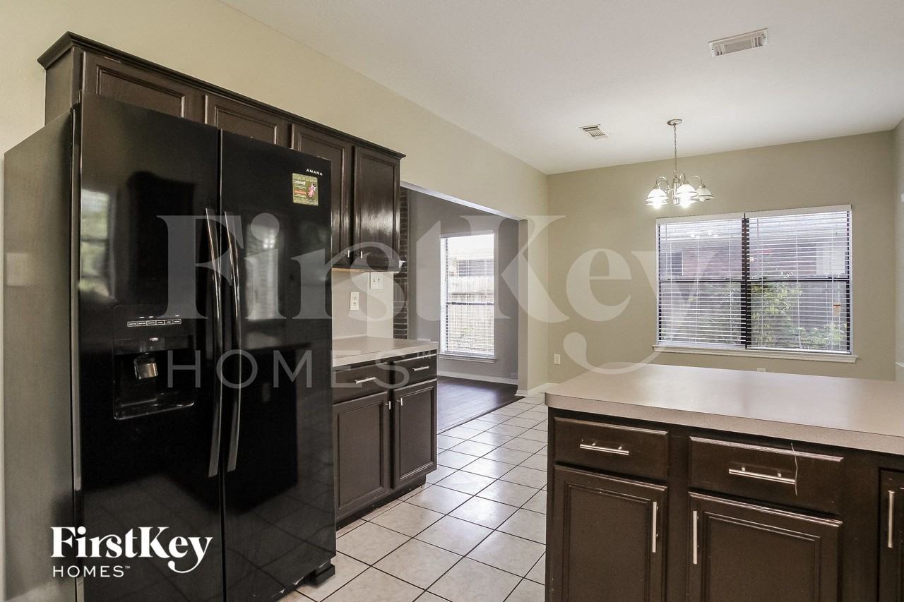 2922 Eagle Nest Ln - Photo 6 of 15