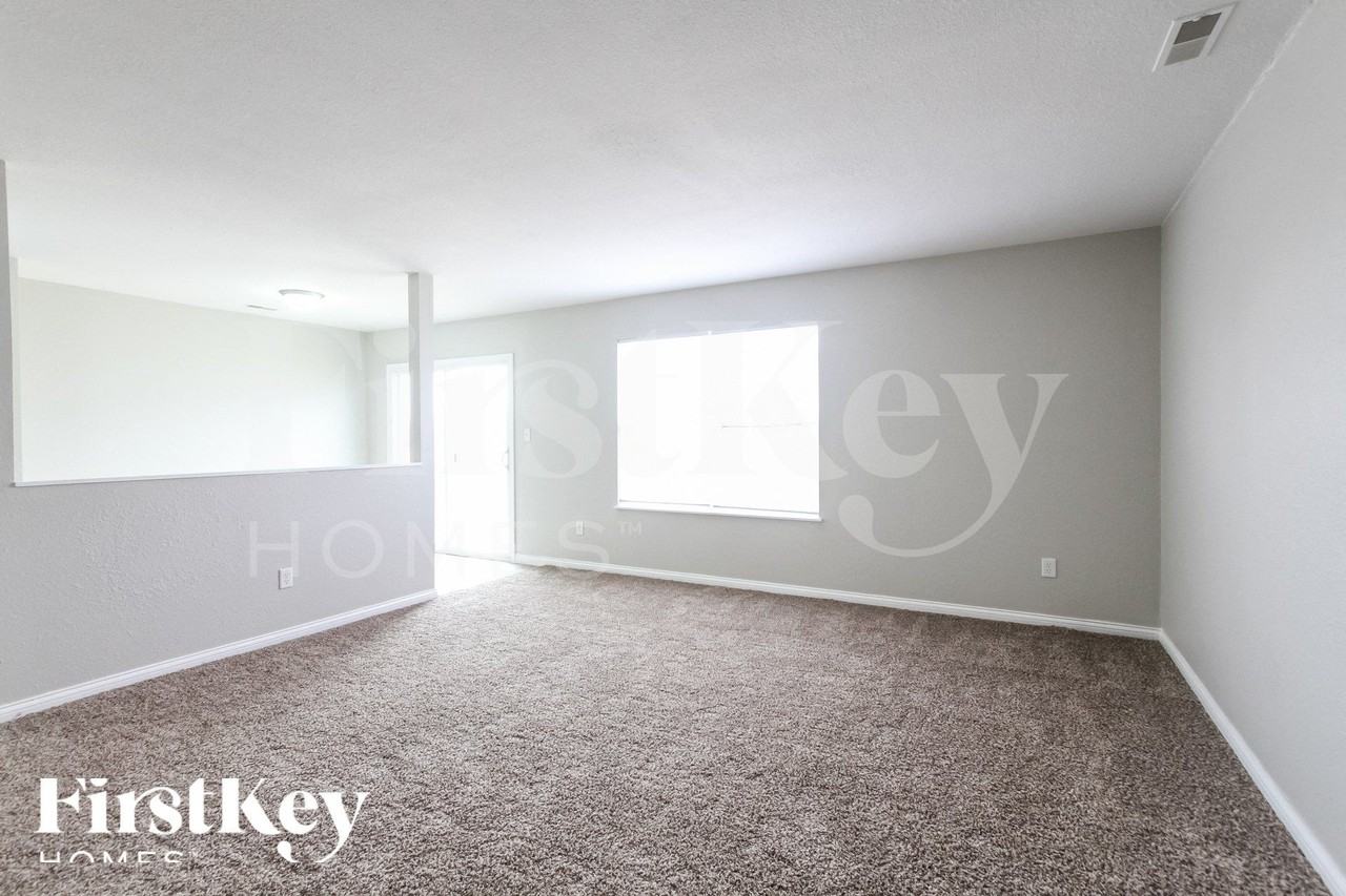 11608 Hornickel Ct - Photo 2 of 15