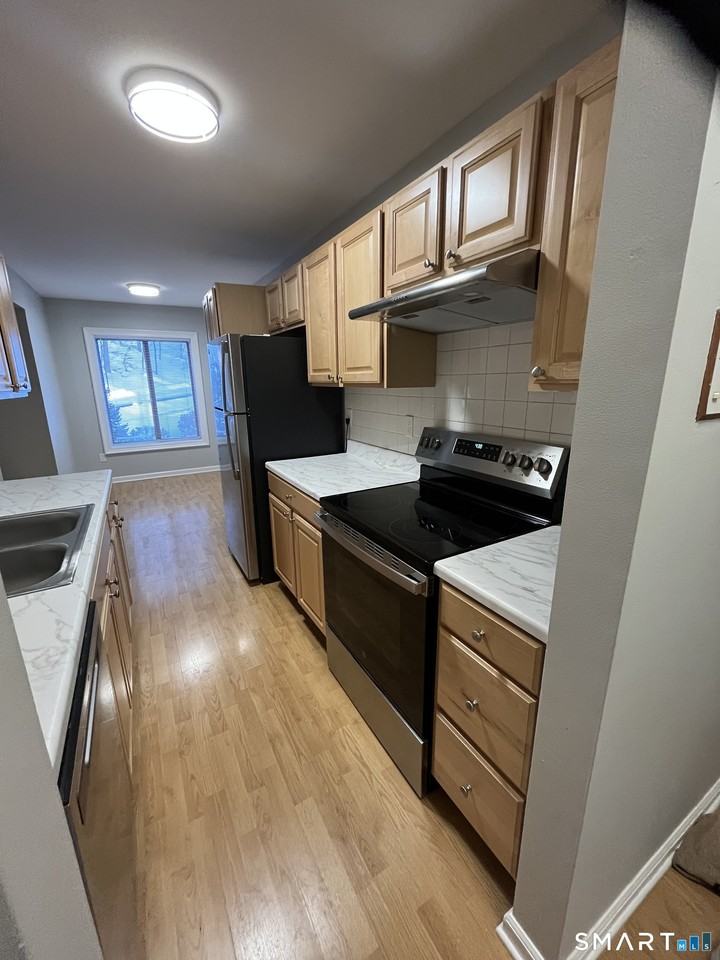 85 Woodsedge Dr - Photo 2 of 12