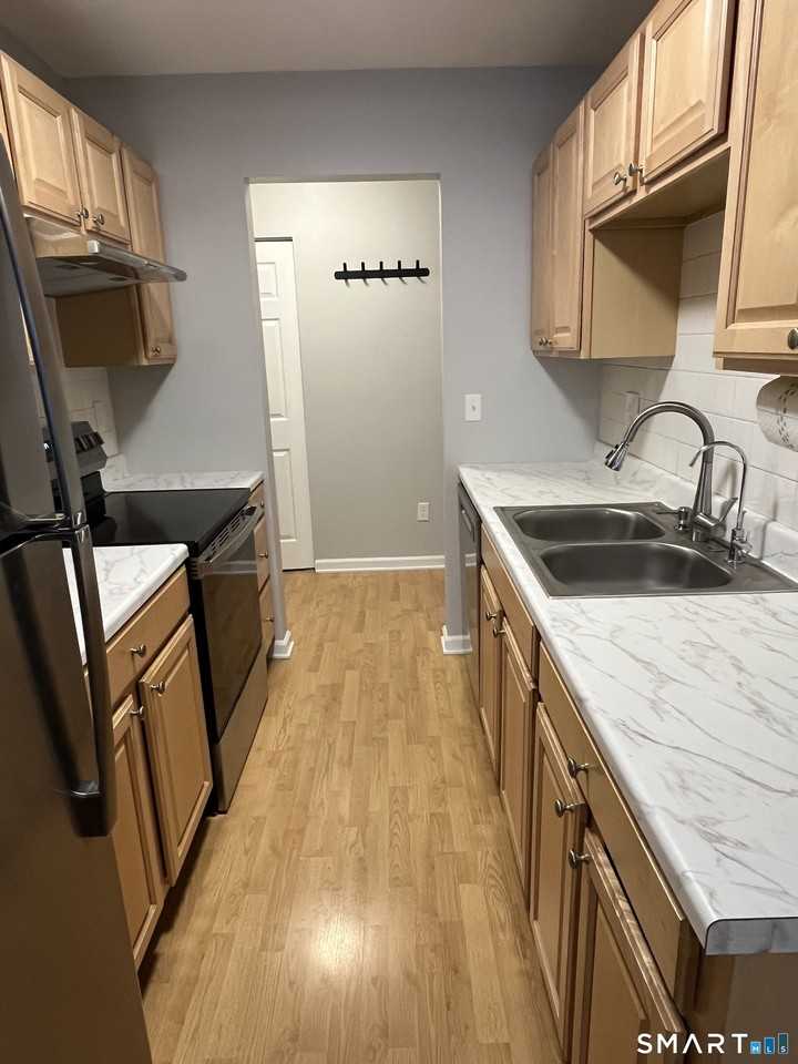 85 Woodsedge Dr - Photo 3 of 12