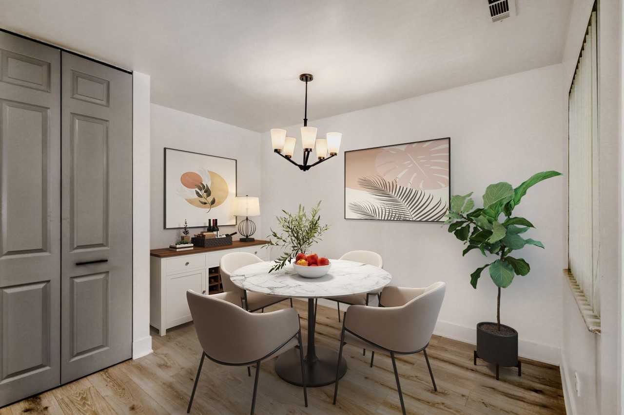 42 N Park Ave - Photo 3 of 28