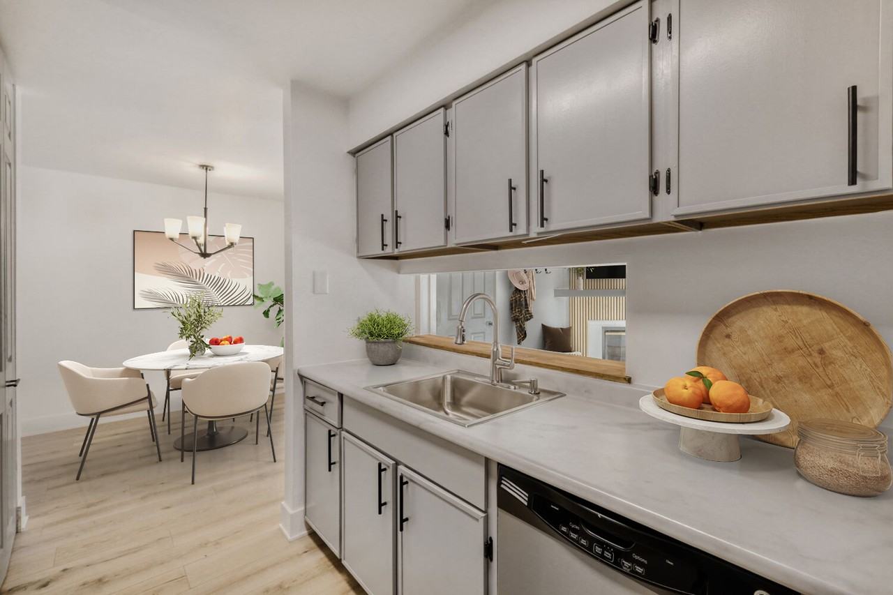 42 N Park Ave - Photo 4 of 28