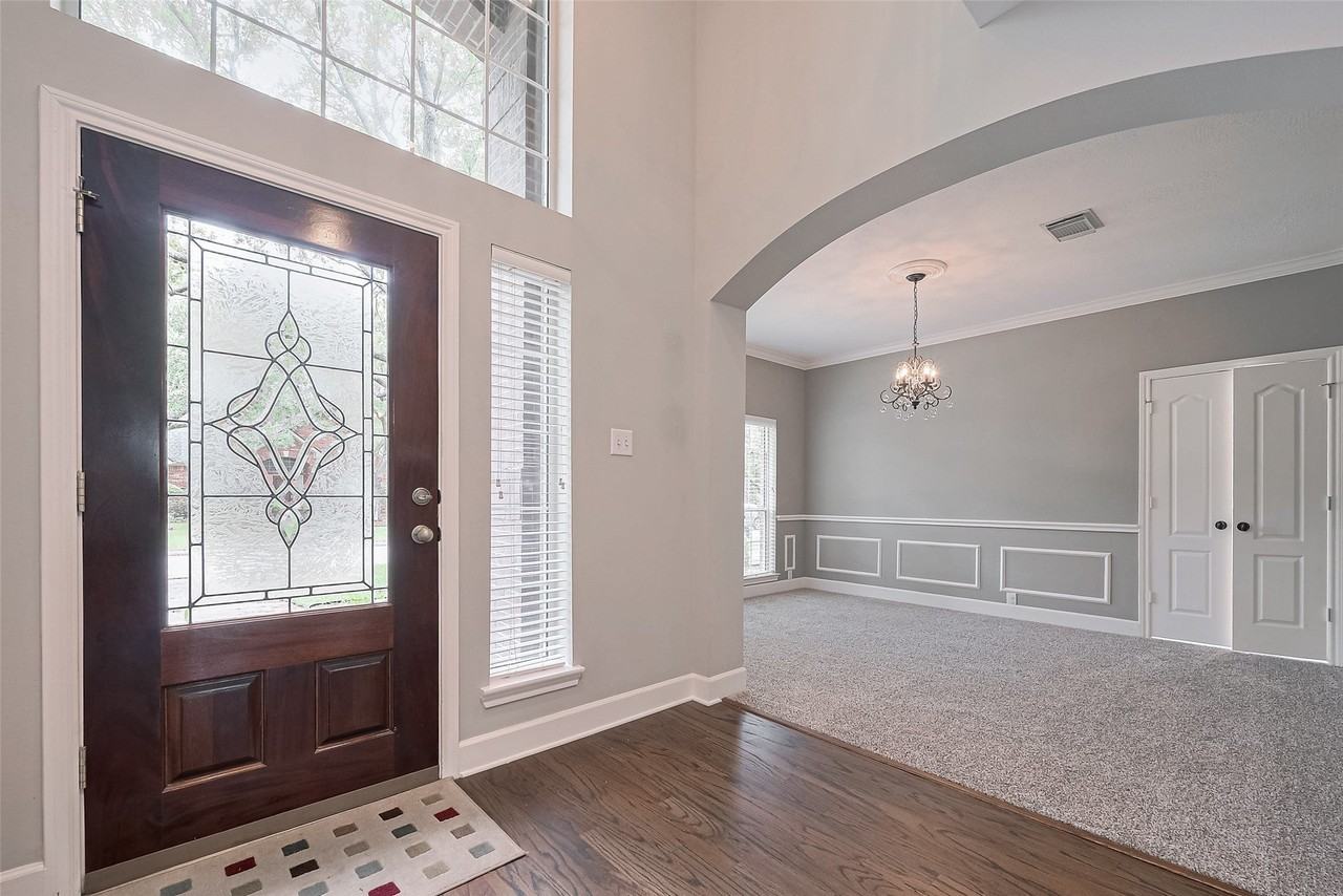 223 Owens Park Dr - Photo 2 of 47