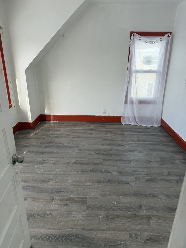 15 Koons Avenue #2 - Photo 4 of 8