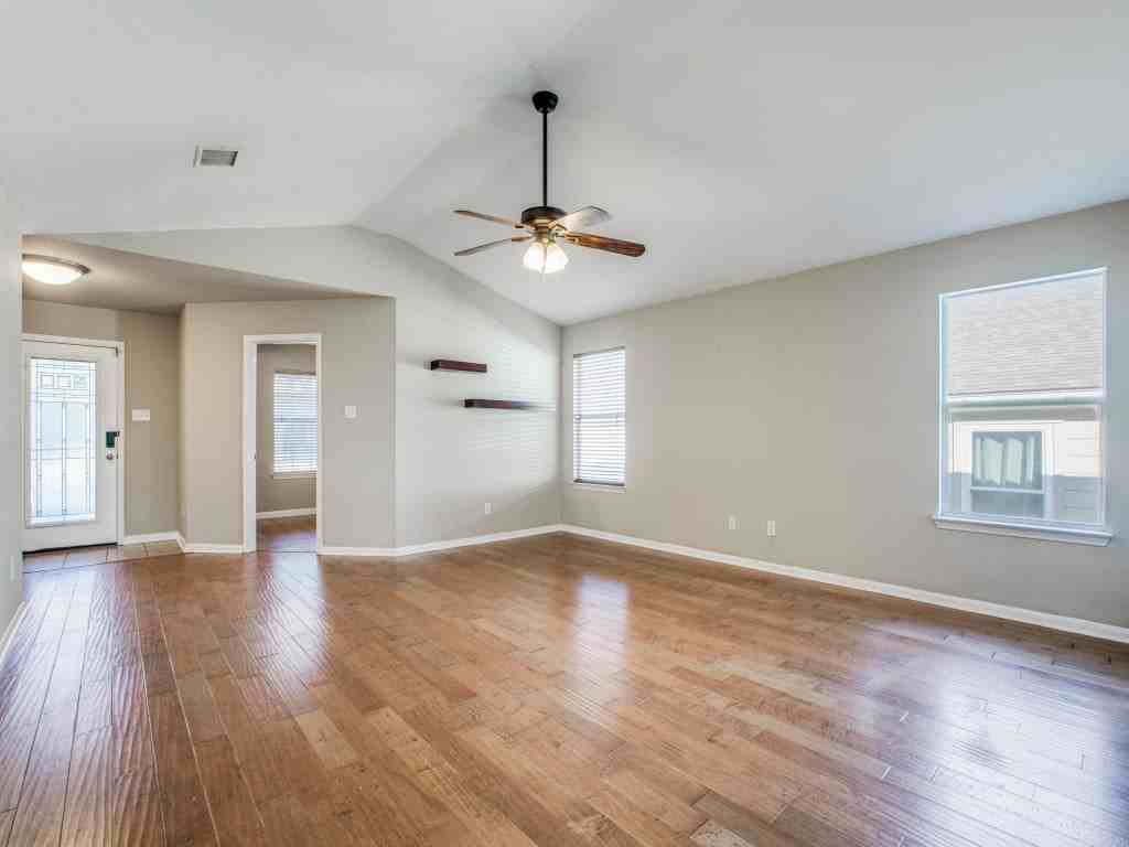 1002 Magnolia Fld - Photo 5 of 16