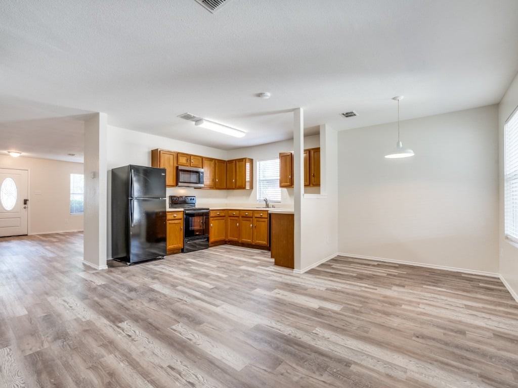 725 Lovern St - Photo 5 of 13