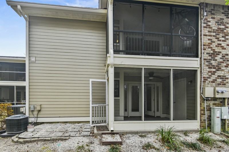 1878 Montclair Dr #B - Photo 3 of 24