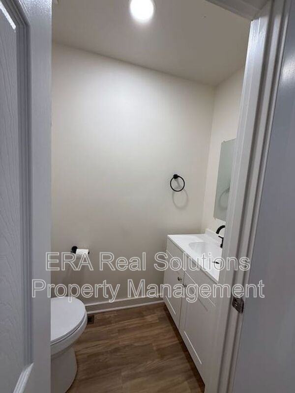 849 Heyl Ave - Photo 6 of 15