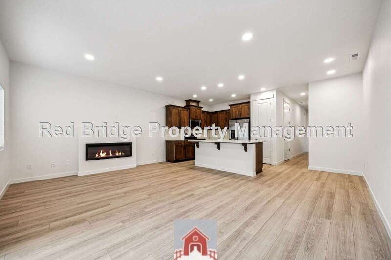 2795 S Heather St - Photo 5 of 42