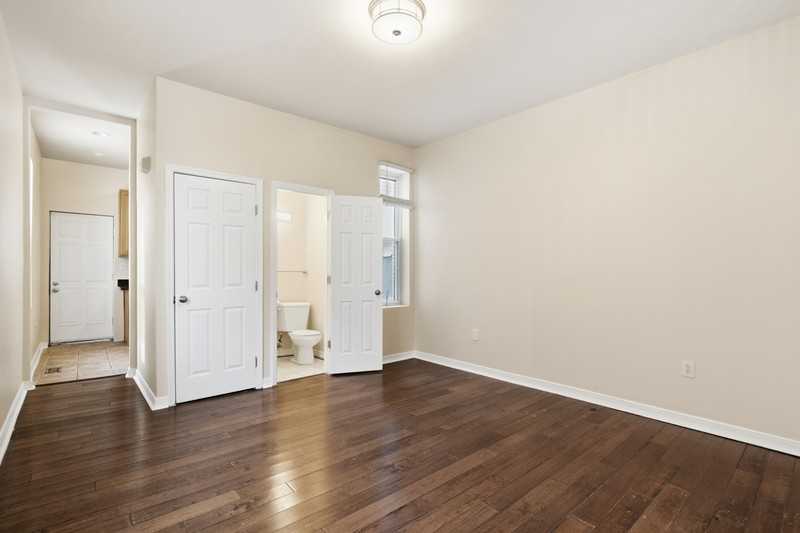 212 S Loudon Ave - Photo 4 of 21