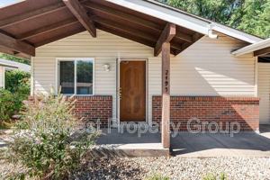 featured image of 2495 Lindsay Ln