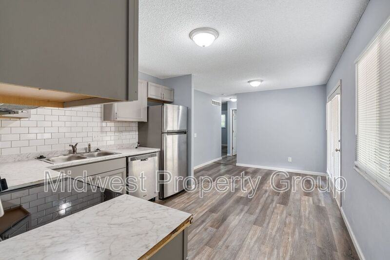 2495 Lindsay Ln - Photo 7 of 30