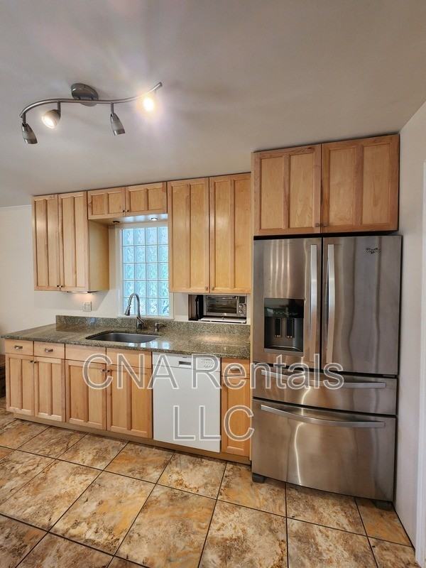 2750 Ivanhoe Ln Se - Photo 3 of 4