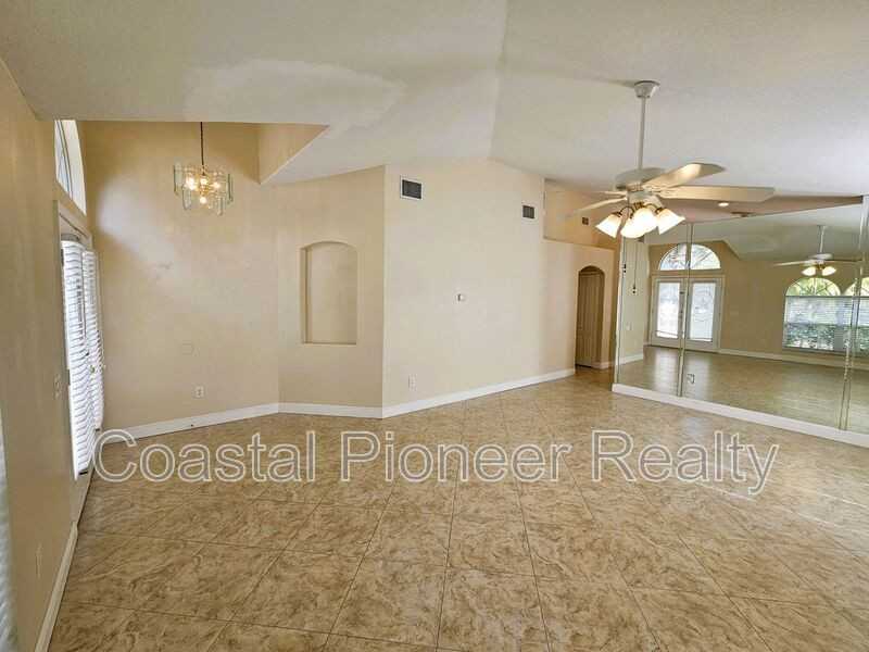 19317 Seacove Dr - Photo 6 of 32