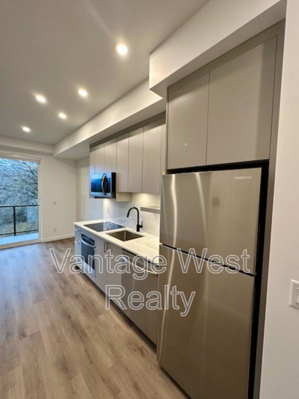 1201 Devonshire Ave - Photo 4 of 24