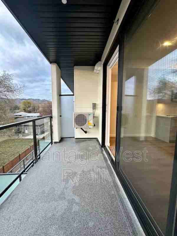 1201 Devonshire Ave - Photo 5 of 24