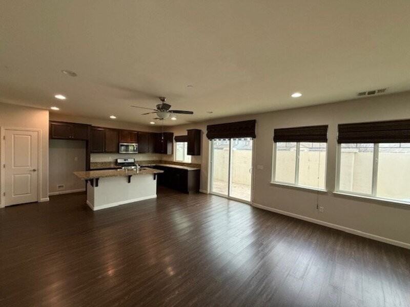 1275 Dartmouth Cir - Photo 3 of 18