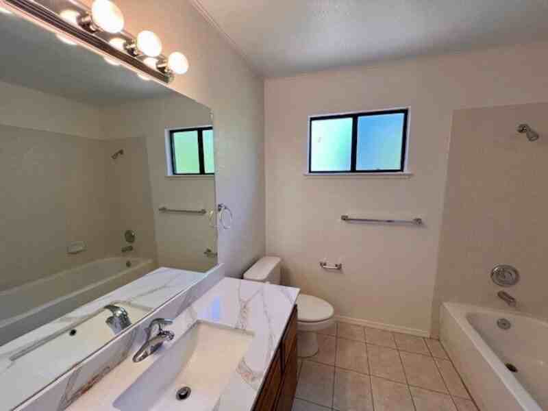 3552 Larchmont Ct - Photo 5 of 20