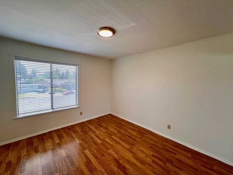 3552 Larchmont Ct - Photo 6 of 20