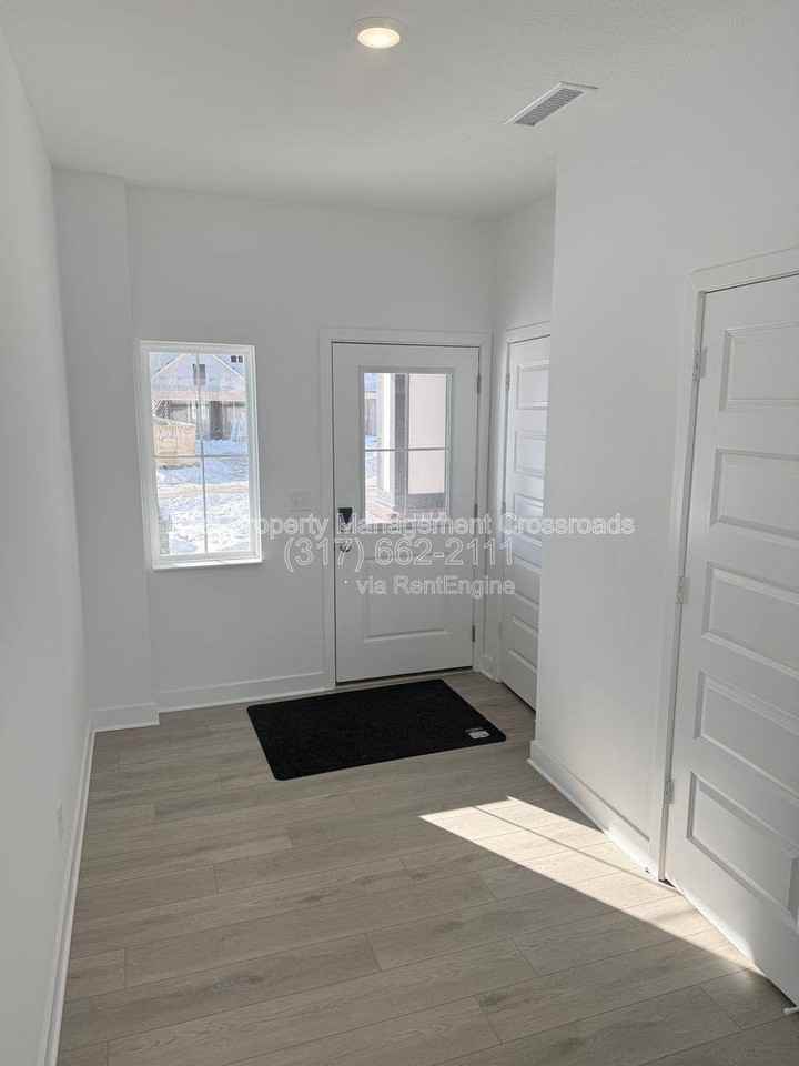 6388 Tutelo Dr - Photo 3 of 10