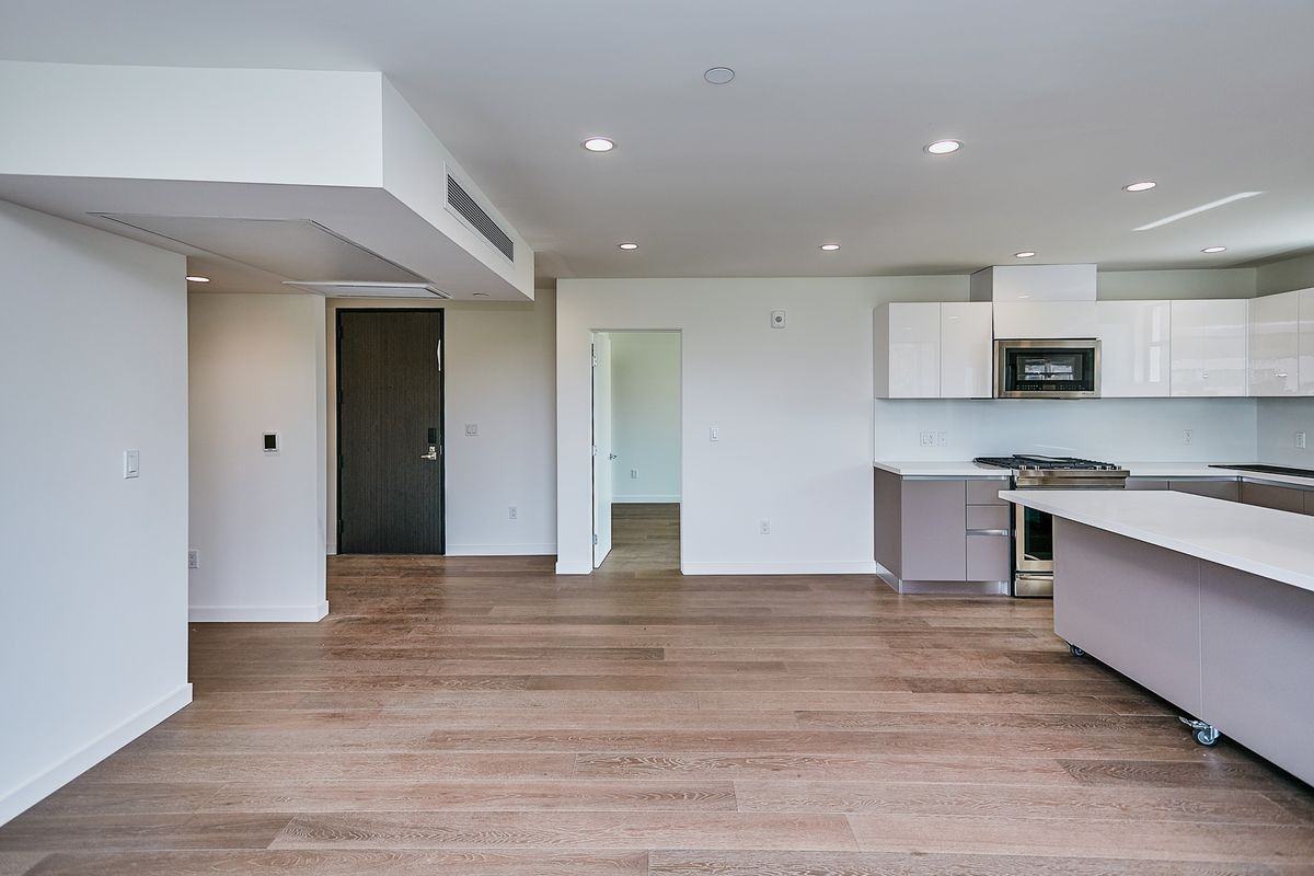 328 N Maple Dr ##109 - Photo 6 of 10