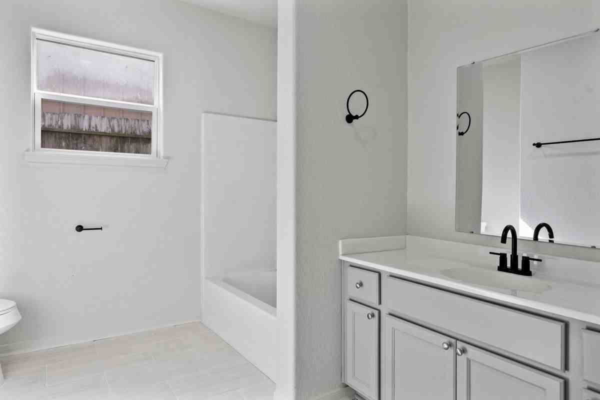 4415 Castor St - Photo 6 of 22