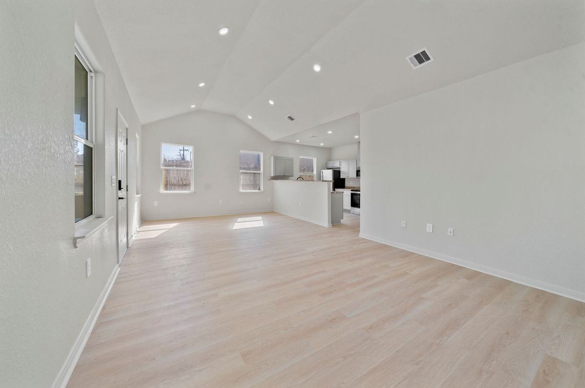 4415 Castor St - Photo 7 of 22