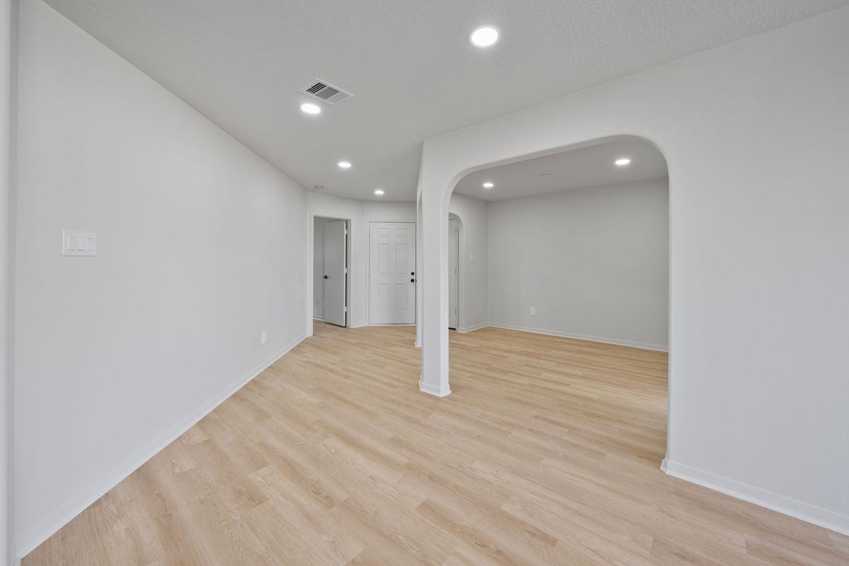 5203 Panay Park Dr - Photo 2 of 22